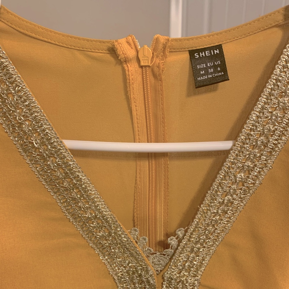 Yellow Orange Mustard Mango Flowy Bell Sleeve Gold Lace Maxi Dress Belt SHEIN - Picture 6 of 6